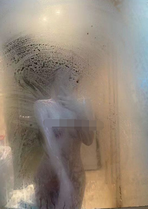 上海模特：不穿内衣直接接受高额条件