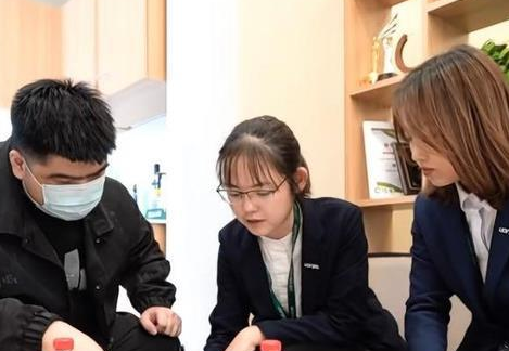 夜上海官网;水疗中心走出去的女生有多强？