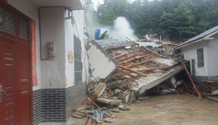 湖南连续大雨造成山体滑坡，8人遇难