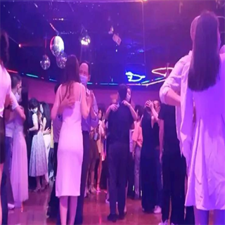 夜上海：如何识别夜店上班的女性？