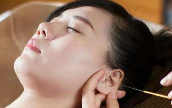 315曝光采耳店涉嫌擦边球服务讨论