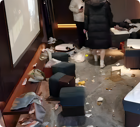 男子在按摩店非礼技师， 被工作人员踢下体