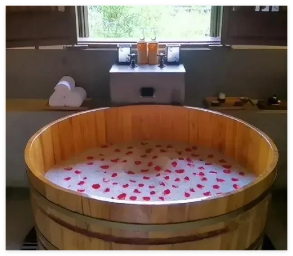 上海养生：木桶浴的文化嬗变与行业隐忧