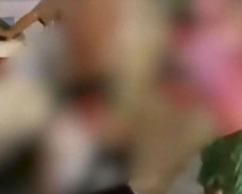 网传一教练带12岁女孩开房，警方回应：男子已被抓获