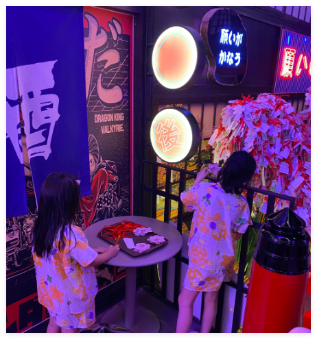 上海洗浴中心“顺手牵羊”，女子偷拿他人食品引发吐槽